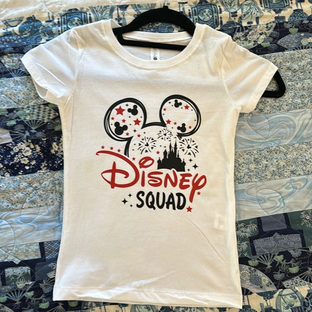 ❤️ Girl's Disney Squad T shirt NWOT